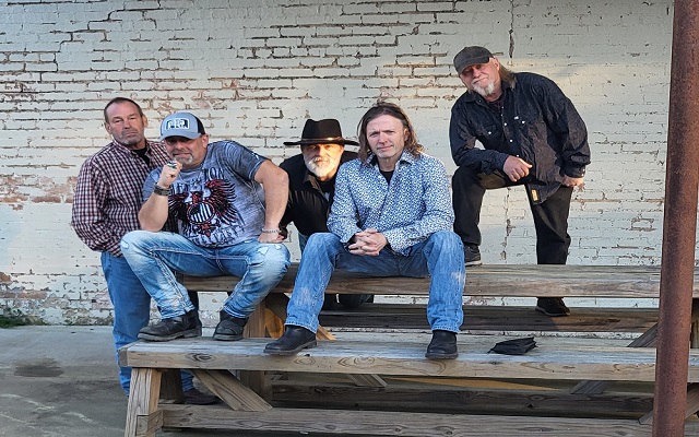 <h1 class="tribe-events-single-event-title">Dusty Rose Band @ Auntie Skinners (Jefferson, TX)</h1>